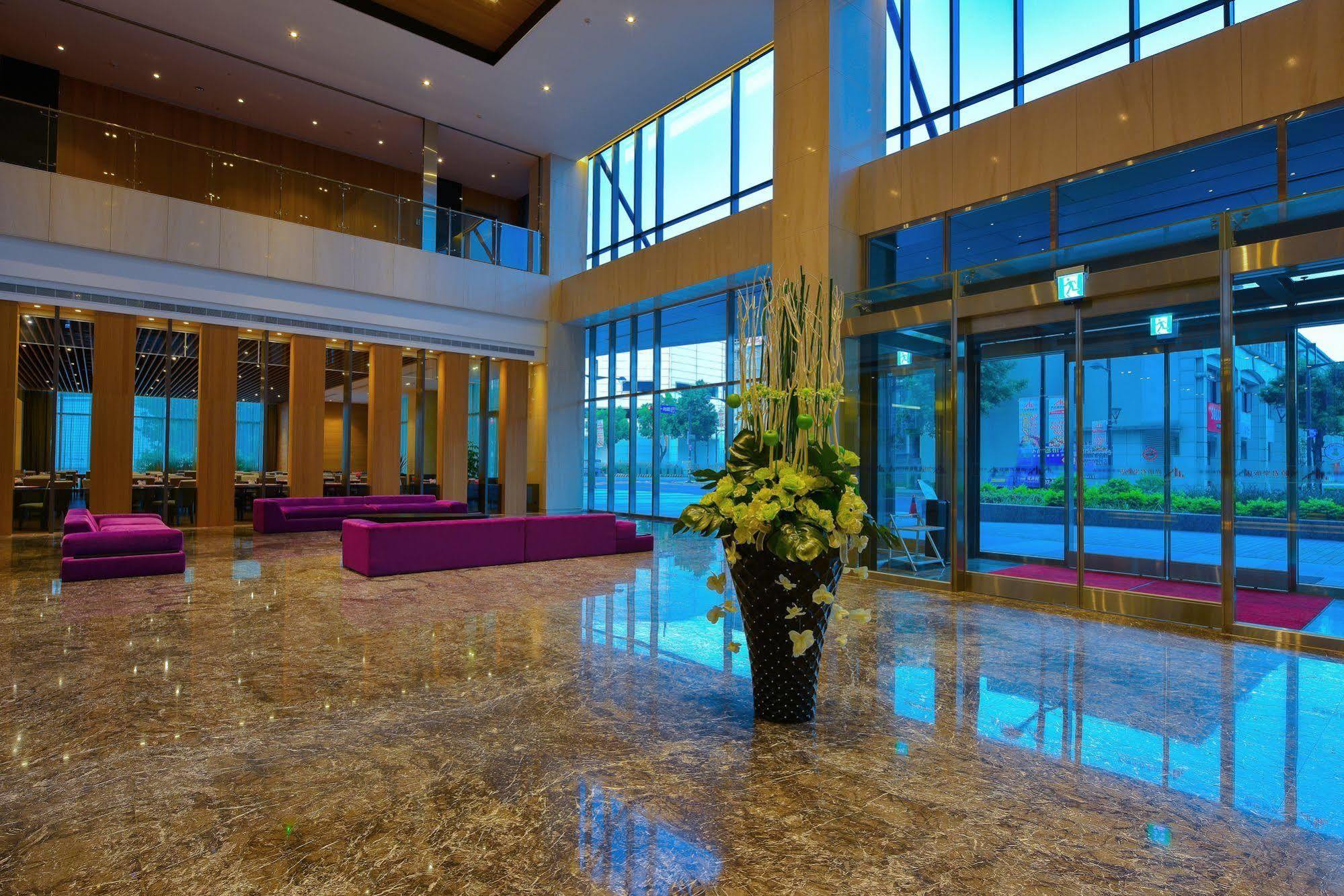 Grand Royal Hotel Туфен Екстериор снимка