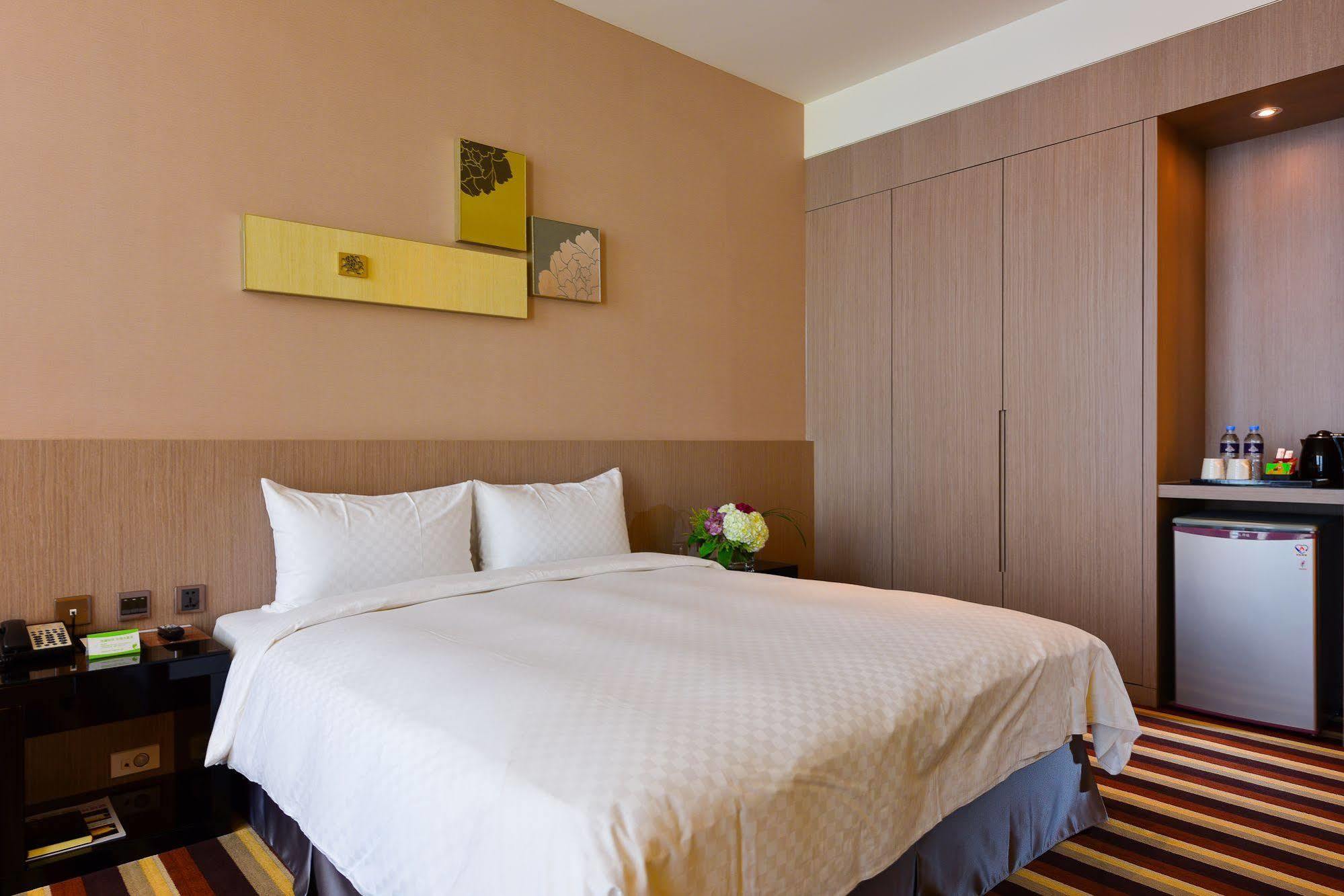 Grand Royal Hotel Туфен Екстериор снимка